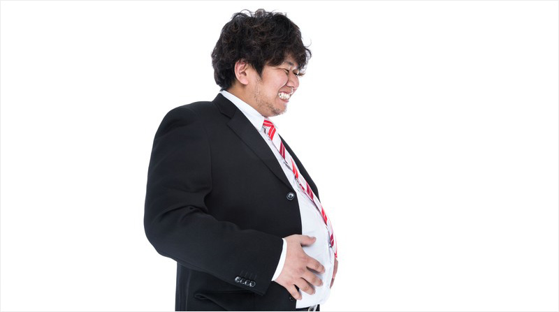 お腹ぽっこり体型の男性